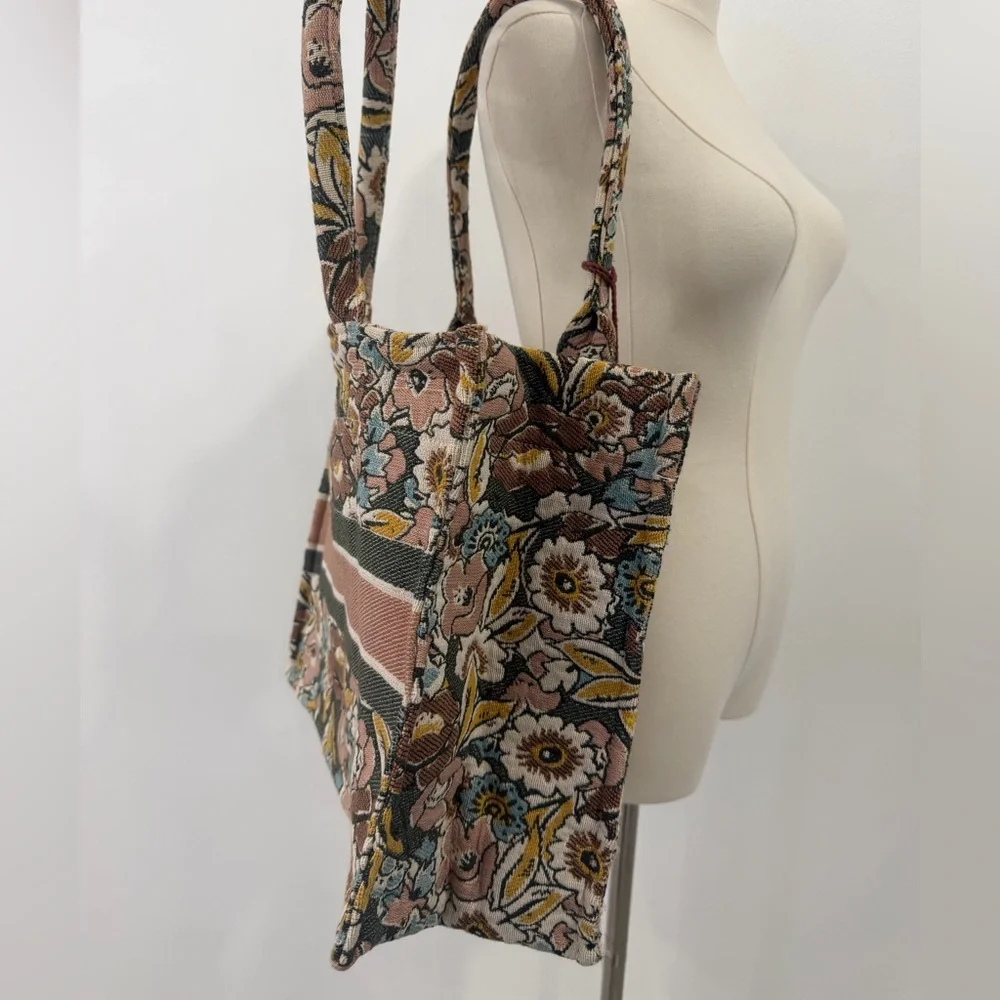 Nilani Floral Tote‎ Bag